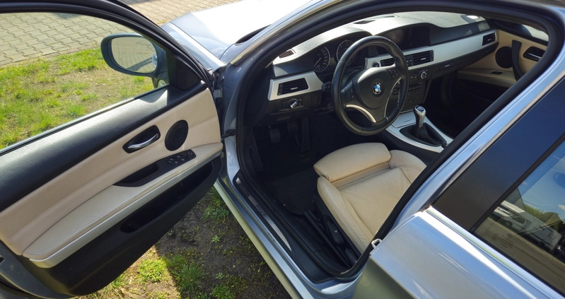 BMW Seria 3 cena 28500 przebieg: 305000, rok produkcji 2011 z Wągrowiec małe 137